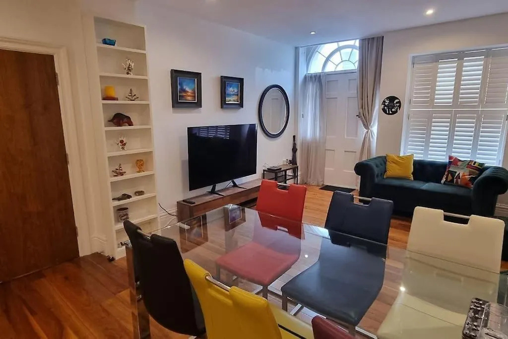 Appartamento Beautifully Presented Central Kemptown House Hove Regno Unito