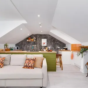  Apartment The Penthouse 3 Minutes To The Beach, Super Comfy Beds, Part Of Burlington-escapes